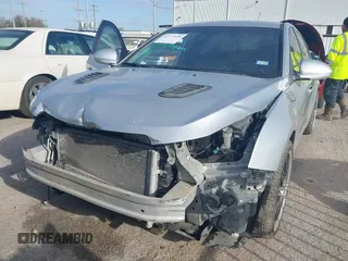 2014 Chevrolet Cruze LS z VIN 1G1PA5SH0E7488157, wystawiony jako IAAI lot #41777659 z przebiegiem 138 499 mil mil oraz . Historia ofert i sprzedaży dostępna na DreamBid. Obrazek 6.