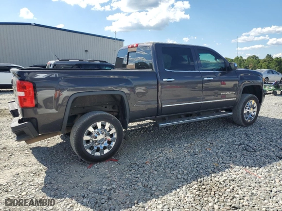 2015 GMC Sierra 2500HD Denali with VIN 1GT120EG3FF612025, listed as a Copart auction lot 67917764 with 162,780 mi miles and Salvage Title. Bid and sale history available at carsss.com. Image 3.