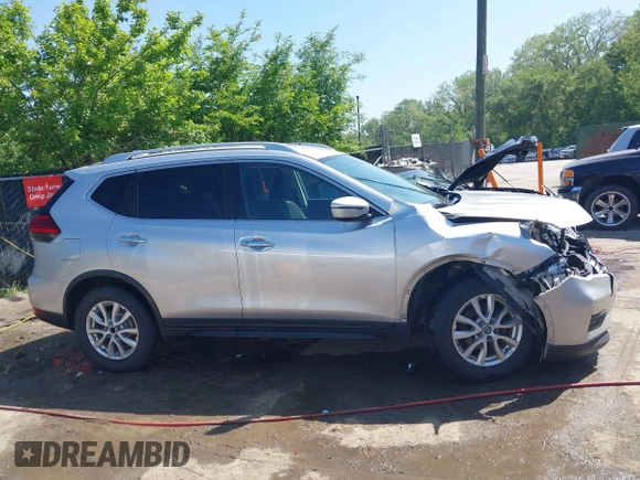2017 Nissan Rogue SV z VIN KNMAT2MTXHP537375, wystawiony jako IAAI lot #42212804 z przebiegiem 206 335 mil mil oraz . Historia ofert i sprzedaży dostępna na DreamBid. Obrazek 13.