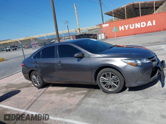 2015 Toyota Camry XLE z VIN 4T1BF1FK8FU979706, wystawiony jako IAAI lot #42298995 z przebiegiem 95 553 mil mil oraz . Historia ofert i sprzedaży dostępna na DreamBid. Obrazek 13.