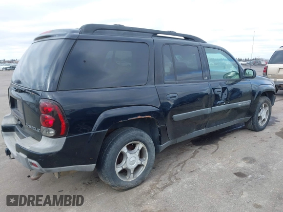 2004 Chevrolet TrailBlazer EXT LT with VIN 1GNET16S746115863, listed as a IAAI auction lot 41453236 with 198,099 mi miles. Bid and sale history available at carsss.com. Image 4.