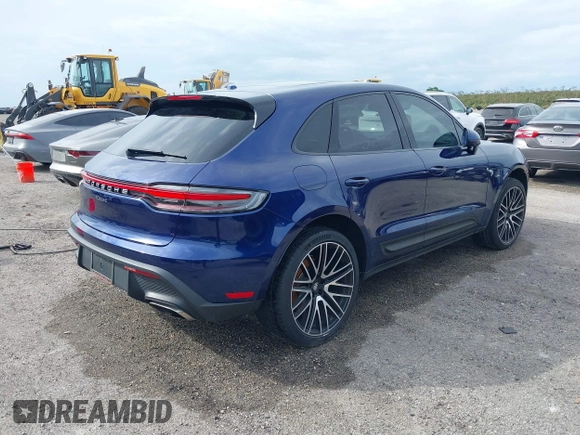 2022 Porsche Macan with VIN WP1AA2A54NLB02557, listed as a IAAI auction lot 40541821 with Not Provided miles. Bid and sale history available at carsss.com. Image 4.
