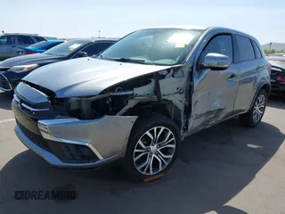 2018 Mitsubishi Outlander ES z VIN JA4AP3AU7JZ001723, wystawiony jako IAAI lot #41945205 z przebiegiem 112 570 mil mil oraz . Historia ofert i sprzedaży dostępna na DreamBid. Obrazek 2.