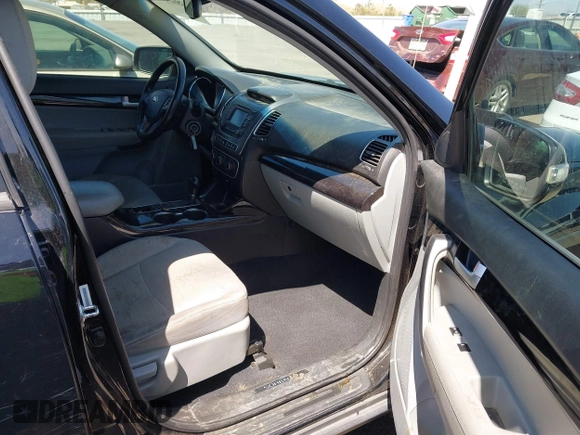 2015 Kia Sorento LX with VIN 5XYKT4A79FG586350, listed as a IAAI auction lot 42024191 with 144,550 mi miles. Bid and sale history available at carsss.com. Image 5.
