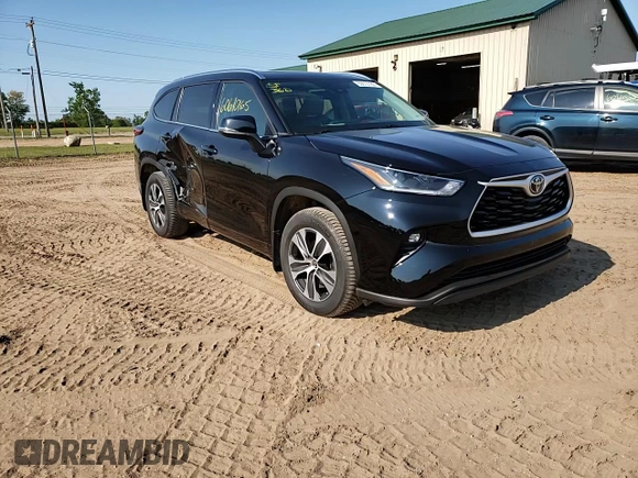 2021 Toyota Highlander XLE with VIN 5TDGZRBH5MS529474, listed as a Copart auction lot 60610165 with 92,275 mi miles and Salvage title. Bid and sale history available at DreamBid. Image 14.