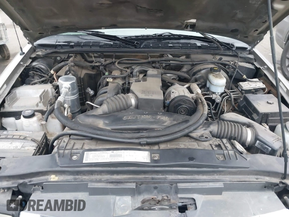 2003 GMC Sonoma SLS with VIN 1GTCS14H638238762, listed as a IAAI auction lot 41220251 with 92,907 mi miles. Bid and sale history available at carsss.com. Image 10.