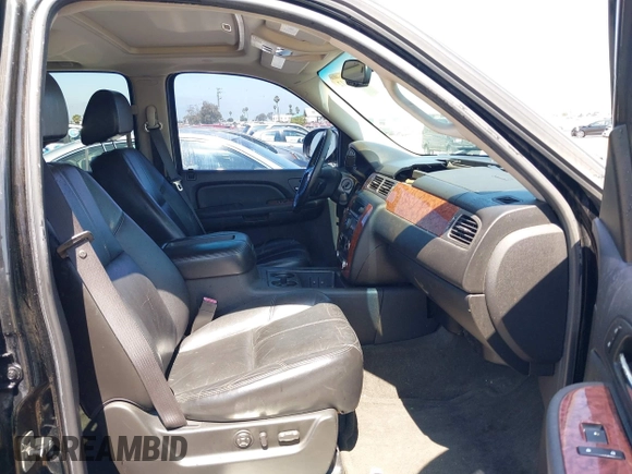 2007 Chevrolet Tahoe LT with VIN 1GNFC13087R373206, listed as a IAAI auction lot 42648412 with 200,670 mi miles and . Bid and sale history available at DreamBid. Image 5.