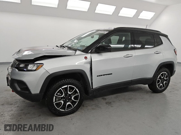 2025 Jeep Compass Trailhawk с VIN 3C4NJDDN4ST523821, выставлен на аукционе Copart как лот 61833225 с пробегом 22 208 миль миль и Чистый • Clean title. История ставок и продаж доступна на DreamBid. Изображение 1.
