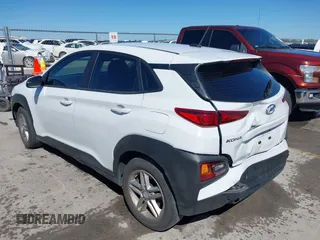 2020 Hyundai Kona SE with VIN KM8K12AA7LU424244, listed as a IAAI auction lot 42081675 with 35,251 mi miles. Bid and sale history available at carsss.com. Image 3.