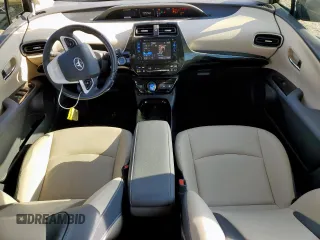 2017 Toyota Prius Two z VIN JTDKARFUXH3038947, wystawiony jako Copart lot #56379015 z przebiegiem 64 230 mil mil oraz Szkoda całkowita • Salvage title. Historia ofert i sprzedaży dostępna na DreamBid. Obrazek 8.
