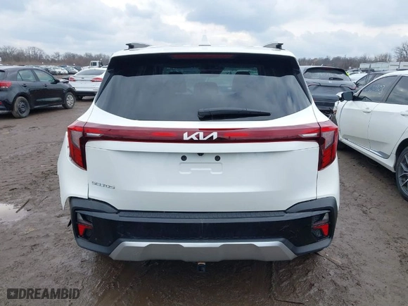 2024 Kia Seltos EX with VIN KNDER2AA2R7568852, listed as a IAAI auction lot 41665687 with NaN miles. Bid and sale history available at carsss.com. Image 16.