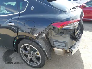 2023 Maserati Levante GT с VIN ZN661XUA0PX439248, выставлен на аукционе IAAI как лот 42020964 с пробегом 10 468 миль миль и . История ставок и продаж доступна на DreamBid. Изображение 19.