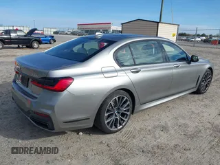 2022 BMW 7 Series 740i with VIN WBA7T2C06NCH23175, listed as a IAAI auction lot 41752367 with 112,979 mi miles and . Bid and sale history available at carsss.com. Image 4.