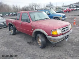 1995 Ford Ranger XL with VIN 1FTCR15U4STA23643, listed as a IAAI auction lot 41135347 with 251,085 mi miles. Bid and sale history available at carsss.com. Image 1.