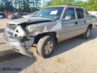 2004 Chevrolet Avalanche with VIN 3GNEC12T64G264780, listed as a IAAI auction lot 42003058 with 238,732 mi miles. Bid and sale history available at carsss.com. Image 2.