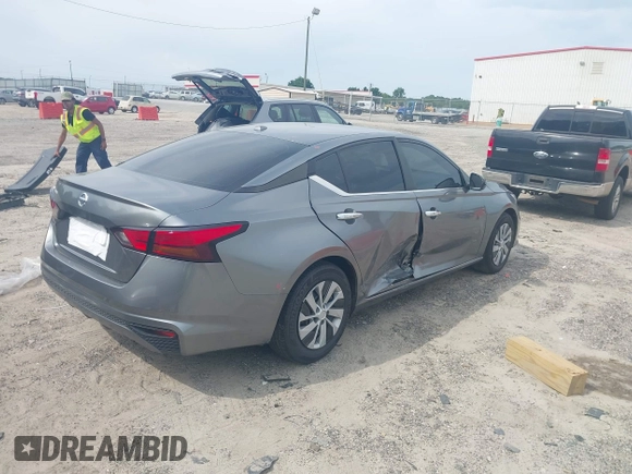 2020 Nissan Altima S z VIN 1N4BL4BV7LC217523, wystawiony jako IAAI lot #42166031 z przebiegiem 105 349 mil mil oraz . Historia ofert i sprzedaży dostępna na DreamBid. Obrazek 4.