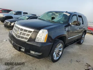 2013 Cadillac Escalade Platinum Edition with VIN 1GYS4DEF2DR218650, listed as a Copart auction lot 77938164 with 0 mi miles and Salvage Title. Bid and sale history available at carsss.com. Image 1.