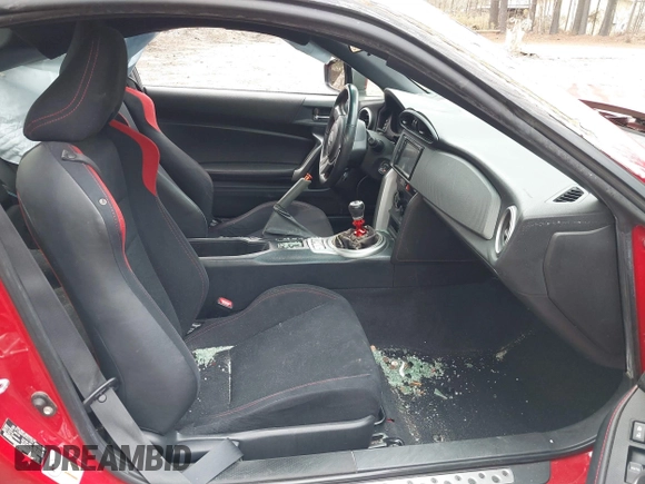 2015 Scion FR-S z VIN JF1ZNAA10F9711357, wystawiony jako IAAI lot #41225577 z przebiegiem 129 747 mil mil oraz . Historia ofert i sprzedaży dostępna na DreamBid. Obrazek 5.