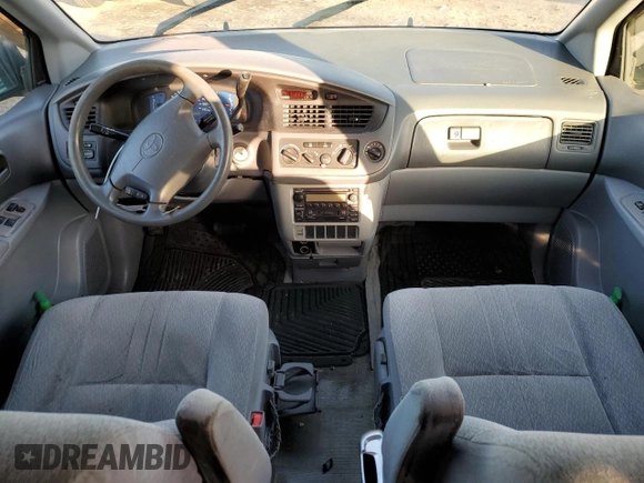 2002 Toyota Sienna CE with VIN 4T3ZF19C62U448900, listed as a Copart auction lot 48347055 with 207,018 mi miles and Salvage Title. Bid and sale history available at carsss.com. Image 8.