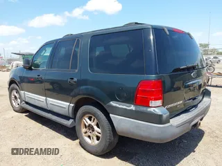 2004 Ford Expedition Special Service with VIN 1FMPU16L74LA64899, listed as a IAAI auction lot 41964679 with 178,369 mi miles. Bid and sale history available at carsss.com. Image 3.