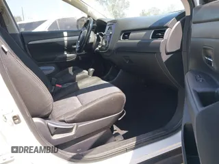 2016 Mitsubishi Outlander ES z VIN JA4AD2A30GZ051821, wystawiony jako IAAI lot #42283059 z przebiegiem 147 745 mil mil oraz . Historia ofert i sprzedaży dostępna na DreamBid. Obrazek 5.