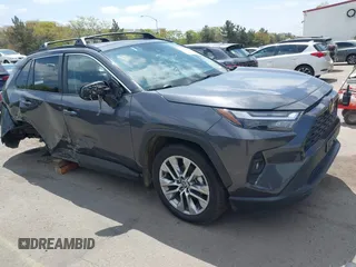 2023 Toyota RAV4 XLE Premium z VIN 2T3C1RFV4PW274552, wystawiony jako IAAI lot #42105989 z przebiegiem 37 301 mil mil oraz . Historia ofert i sprzedaży dostępna na DreamBid. Obrazek 1.