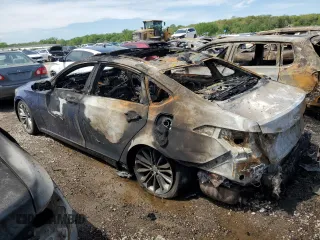 2015 Hyundai Genesis 3.8L with VIN KMHGN4JE0FU091477, listed as a Copart auction lot 50513325 with 83,930 mi miles and Salvage Title. Bid and sale history available at carsss.com. Image 2.