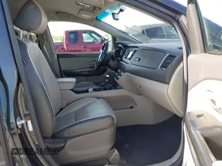 2017 Kia Sedona LX with VIN KNDMB5C19H6247894, listed as a IAAI auction lot 42069958 with 159,543 mi miles and . Bid and sale history available at DreamBid. Image 5.