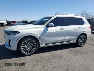 2019 BMW X7 xDrive50i z VIN 5UXCX4C54KLS38649, wystawiony jako Copart lot #46897795 z przebiegiem 60 904 mil mil oraz Szkoda całkowita • Salvage title. Historia ofert i sprzedaży dostępna na DreamBid. Obrazek 1.