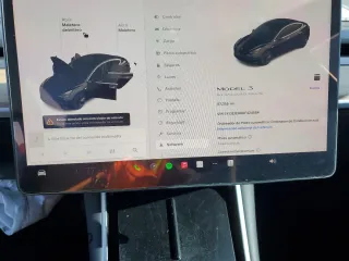 2019 Tesla Model 3 Mid Range z VIN 5YJ3E1EA8KF424584, wystawiony jako Copart lot #51331635 z przebiegiem 87 355 mil mil oraz Szkody całkowita. Historia ofert i sprzedaży dostępna na DreamBid. Obrazek 9.