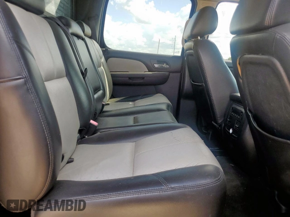 2007 Chevrolet Avalanche LTZ z VIN 3GNEC12057G264277, wystawiony jako Copart lot #62430175 z przebiegiem 170 283 mil mil oraz Czysty tytuł • Clean title. Historia ofert i sprzedaży dostępna na DreamBid. Obrazek 10.