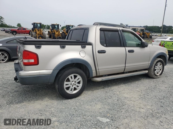 2007 Ford Explorer Sport Trac XLT z VIN 1FMEU31K37UA43225, wystawiony jako Copart lot #57341615 z przebiegiem 221 772 mil mil oraz Czysty tytuł • Clean title. Historia ofert i sprzedaży dostępna na DreamBid. Obrazek 3.