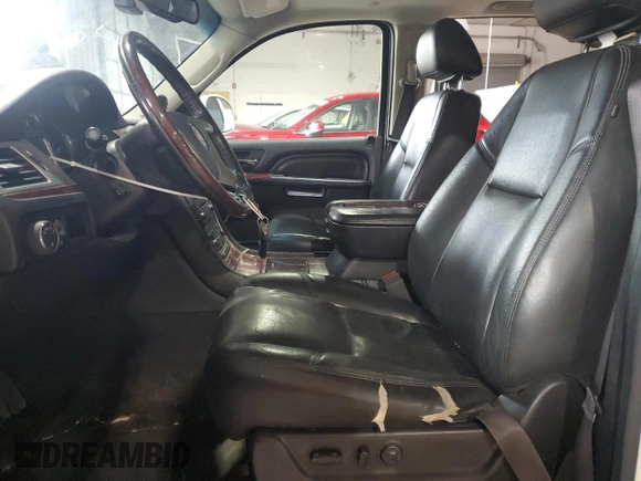 2013 Cadillac Escalade ESV Premium z VIN 1GYS4JEF9DR265575, wystawiony jako Copart lot #46358615 z przebiegiem 285 576 mil mil oraz Szkoda całkowita • Salvage title. Historia ofert i sprzedaży dostępna na DreamBid. Obrazek 7.