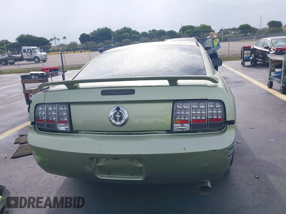2005 Ford Mustang Deluxe с VIN 1ZVFT80N255140487, выставлен на аукционе IAAI как лот 42643309 с пробегом 153 782 миль миль и . История ставок и продаж доступна на DreamBid. Изображение 6.