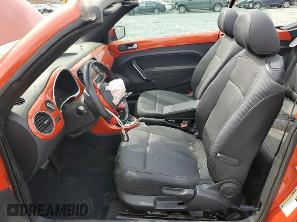 2019 Volkswagen Beetle S с VIN 3VW5DAAT9KM505721, выставлен на аукционе Copart как лот 51358675 с пробегом Не указан миль и Списание • Salvage title. История ставок и продаж доступна на DreamBid. Изображение 7.