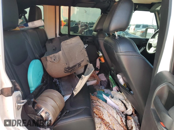 2015 Jeep Wrangler Unlimited Sahara with VIN 1C4BJWEG0FL649724, listed as a Copart auction lot 82189494 with 84,161 mi miles and Salvage Title. Bid and sale history available at carsss.com. Image 10.