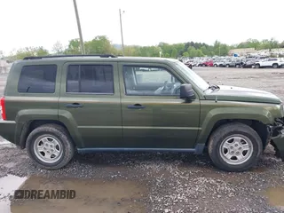 2008 Jeep Patriot Sport with VIN 1J8FT28088D520705, listed as a IAAI auction lot 42107804 with 77,032 mi miles and . Bid and sale history available at DreamBid. Image 13.