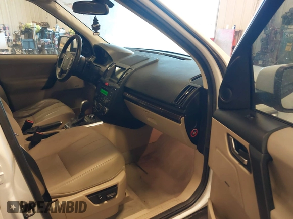 2012 Land Rover LR2 HSE with VIN SALFR2BN1CH297590, listed as a IAAI auction lot 41854538 with 131,092 mi miles and . Bid and sale history available at DreamBid. Image 5.