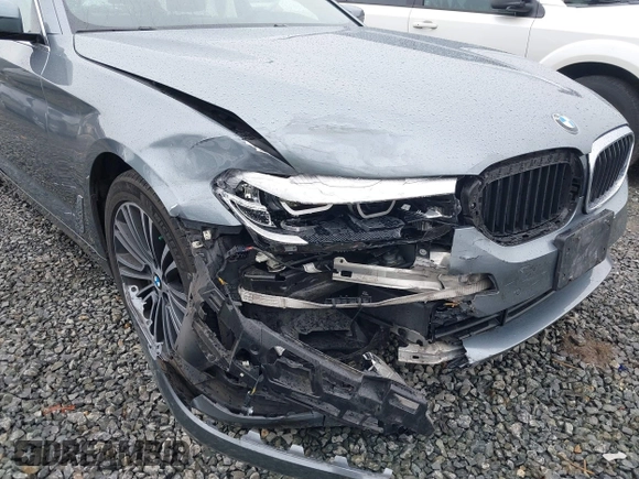 2018 BMW 5 Series 530i xDrive with VIN WBAJA7C54JWA72657, listed as a IAAI auction lot 41821105 with 48,033 mi miles. Bid and sale history available at carsss.com. Image 6.