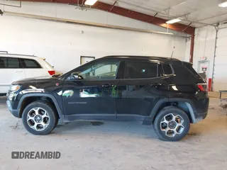 2022 Jeep Compass Trailhawk z VIN 3C4NJDDB7NT193831, wystawiony jako IAAI lot #42244555 z przebiegiem 81 632 mil mil oraz . Historia ofert i sprzedaży dostępna na DreamBid. Obrazek 14.