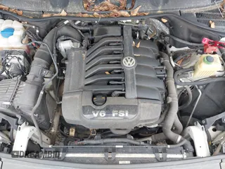 2011 Volkswagen Touareg Sport z VIN WVGFF9BPXBD006399, wystawiony jako IAAI lot #42436074 z przebiegiem 134 075 mil mil oraz . Historia ofert i sprzedaży dostępna na DreamBid. Obrazek 10.