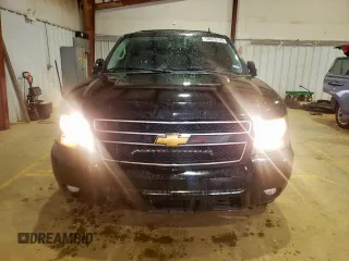2014 Chevrolet Suburban LT z VIN 1GNSCJE04ER201392, wystawiony jako Copart lot #58076755 z przebiegiem 229 288 mil mil oraz Szkoda całkowita • Salvage title. Historia ofert i sprzedaży dostępna na DreamBid. Obrazek 5.