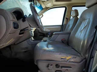 2004 Mercury Mountaineer Convenience z VIN 4M2ZU86K04ZJ43478, wystawiony jako Copart lot #42244735 z przebiegiem 190 892 mil mil oraz Szkoda całkowita • Salvage title. Historia ofert i sprzedaży dostępna na DreamBid. Obrazek 7.