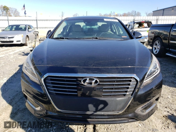 2017 Hyundai Sonata Limited with VIN KMHE34L30HA076054, listed as a Copart auction lot 77972943 with 60,977 mi miles and . Bid and sale history available at DreamBid. Image 5.