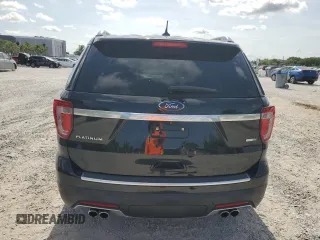 2019 Ford Explorer Platinum z VIN 1FM5K8HT1KGA49601, wystawiony jako Copart lot #56636955 z przebiegiem 56 913 mil mil oraz Szkoda całkowita • Salvage title. Historia ofert i sprzedaży dostępna na DreamBid. Obrazek 6.
