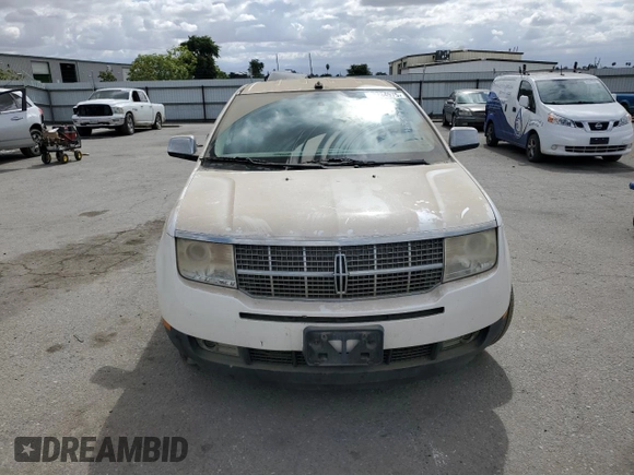 2009 Lincoln MKX z VIN 2LMDU68C79BJ10255, wystawiony jako Copart lot #56764975 z przebiegiem 203 418 mil mil oraz Czysty tytuł • Clean title. Historia ofert i sprzedaży dostępna na DreamBid. Obrazek 5.