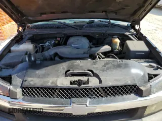 2002 Chevrolet Avalanche with VIN 3GNEC13T52G114056, listed as a Copart auction lot 58033535 with 332,160 mi miles and Salvage title. Bid and sale history available at DreamBid. Image 11.