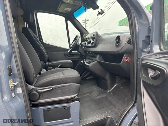 2019 Mercedes-Benz Sprinter Cargo Van with VIN WD4PF0CD7KP043925, listed as a Copart auction lot 54732745 with 75,694 mi miles and Clean Title. Bid and sale history available at carsss.com. Image 5.