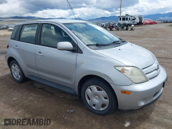 2005 Scion xA z VIN JTKKT604250089818, wystawiony jako IAAI lot #41983968 z przebiegiem 115 867 mil mil oraz . Historia ofert i sprzedaży dostępna na DreamBid. Obrazek 1.