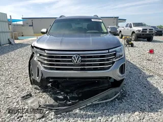 2024 Volkswagen Atlas SE with VIN 1V2JR2CA3RC570756, listed as a Copart auction lot 53936465 with 7,956 mi miles and Salvage title. Bid and sale history available at DreamBid. Image 14.